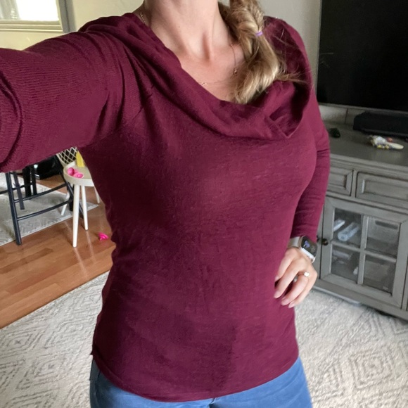 Super cute cowl neck! - Picture 2 of 7